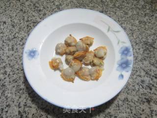 蛤蜊茭白炒荞麦疙瘩的做法步骤：2