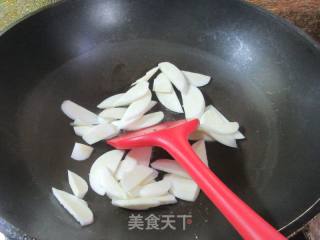 蛤蜊茭白炒荞麦疙瘩的做法步骤：6