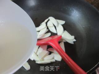蛤蜊茭白炒荞麦疙瘩的做法步骤：7