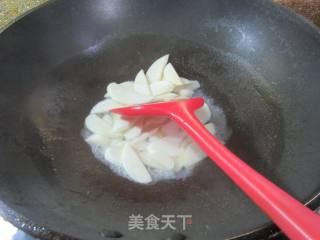 蛤蜊茭白炒荞麦疙瘩的做法步骤：8