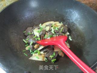 蛤蜊茭白炒荞麦疙瘩的做法步骤：12