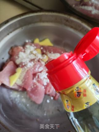 杏鲍菇煎瘦肉的做法步骤：2