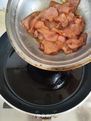 杏鲍菇煎瘦肉的做法步骤：5
