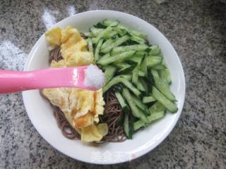 鸡蛋黄瓜拌荞麦面的做法步骤：8
