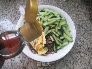 鸡蛋黄瓜拌荞麦面的做法步骤：10