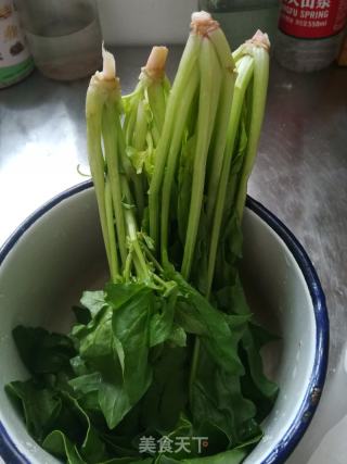 菠菜豆芽汤的做法步骤：2
