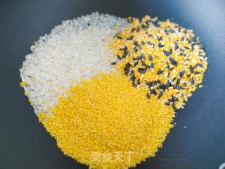 杂粮蔬菜瘦肉粥的做法步骤：2