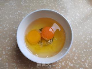 红秋葵炒蛋的做法步骤：3