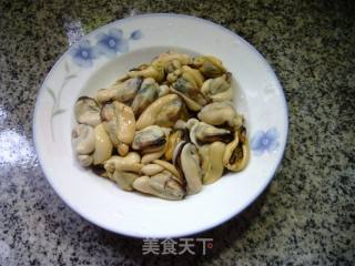红椒淡菜炒韭黄的做法步骤：6