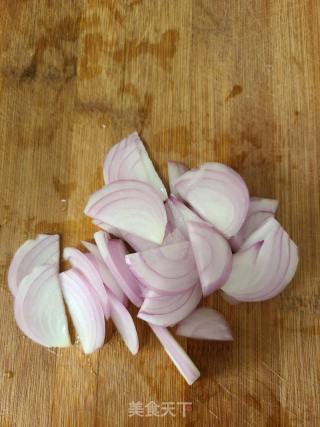 五香豆腐芹菜拌洋葱的做法步骤：3