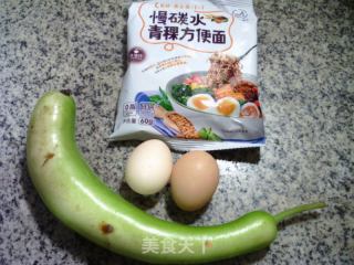 鸡蛋瓠子青稞方便面的做法步骤：1