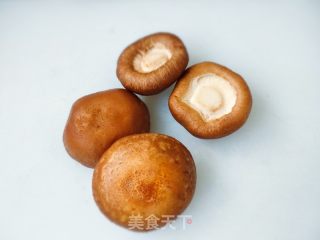 香菇瘦肉粥的做法步骤：2