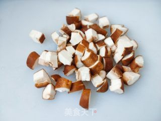 香菇瘦肉粥的做法步骤：3