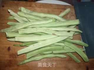 清炒豆角的做法步骤：1