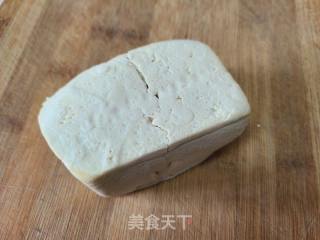 豆腐香葱捞面的做法步骤：1