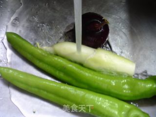 素炒青椒的做法步骤：2
