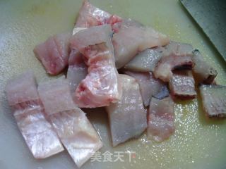 干锅鲈鱼的做法步骤：3