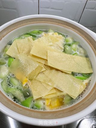 丝瓜豆腐皮鸡蛋汤的做法步骤：6