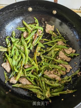 青椒炒牛肉的做法步骤：9