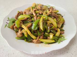 西葫芦炒鸡肉丝的做法步骤：7
