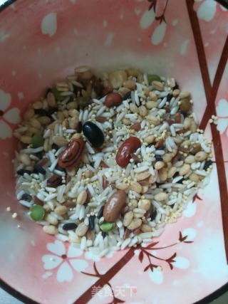 蘑菇拌饭的做法步骤：1