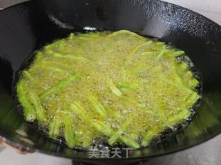 干煸四季豆的做法步骤：3