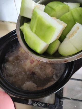 小白冬瓜玉米龙骨汤的做法步骤：6