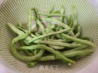 四季豆炒豆干的做法步骤：1