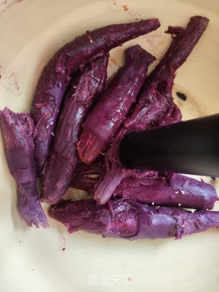 梅菜肉馅儿包子的做法步骤：1