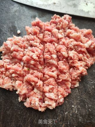 梅菜肉馅儿包子的做法步骤：4