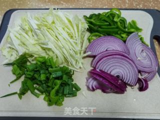 豇豆包菜鸡蛋炒米面的做法步骤：3