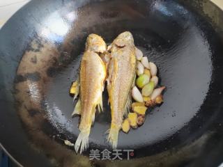 红烧小黄鱼的做法步骤：4