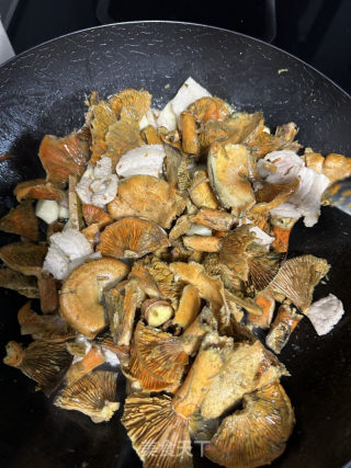 野生菌汤的做法步骤：2
