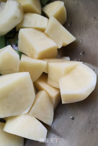 土豆扁豆焖鸡的做法步骤：4