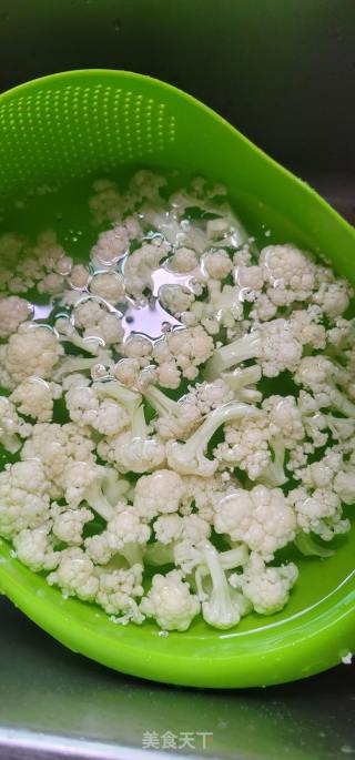 肉片炒椰菜花的做法步骤：1