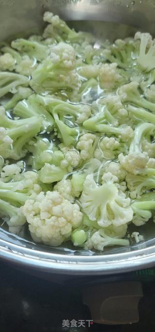 肉片炒椰菜花的做法步骤：5