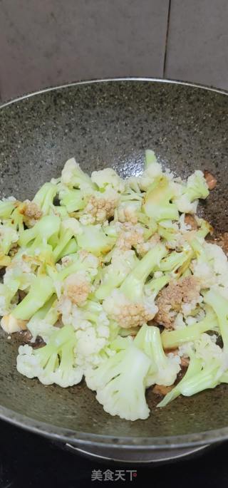 肉片炒椰菜花的做法步骤：10