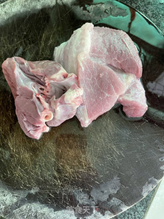 瘦肉猪心汤的做法步骤：1
