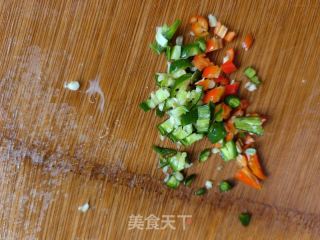 青红椒拌黄瓜的做法步骤：4