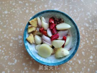 干煸土豆豇豆的做法步骤：2