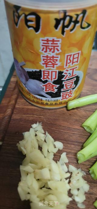 蒜蓉豆豉炒空心菜的做法步骤：3