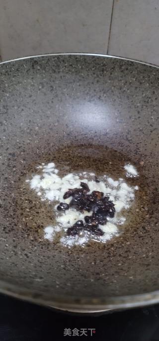 蒜蓉豆豉炒空心菜的做法步骤：4