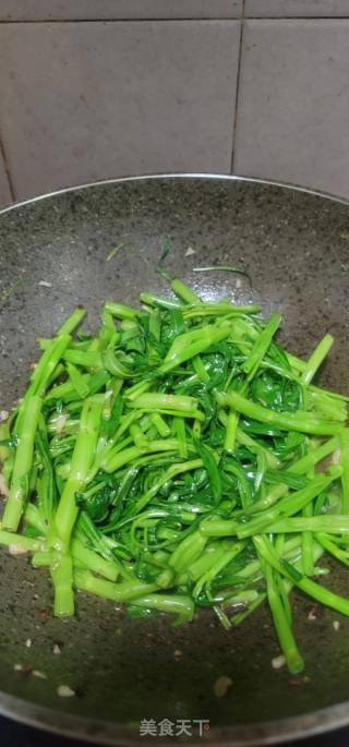 蒜蓉豆豉炒空心菜的做法步骤：6
