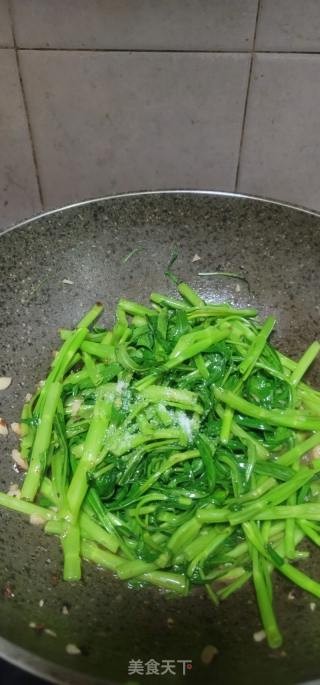蒜蓉豆豉炒空心菜的做法步骤：7