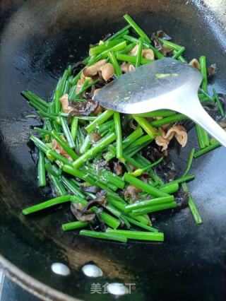 大肠炒韭苔的做法步骤：8