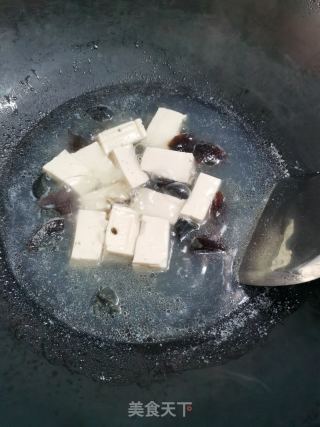 夜香花皮蛋豆腐汤的做法步骤：5