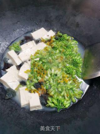 夜香花皮蛋豆腐汤的做法步骤：7