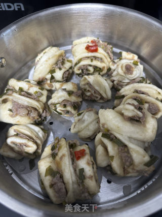 肉末花卷的做法步骤：7