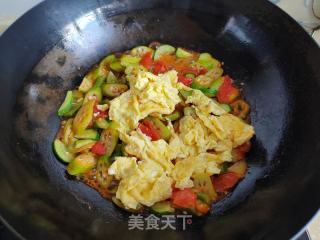 秋葵番茄炒蛋的做法步骤：8