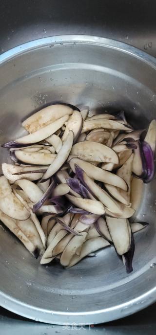 辣椒蒜末炒茄子的做法步骤：5